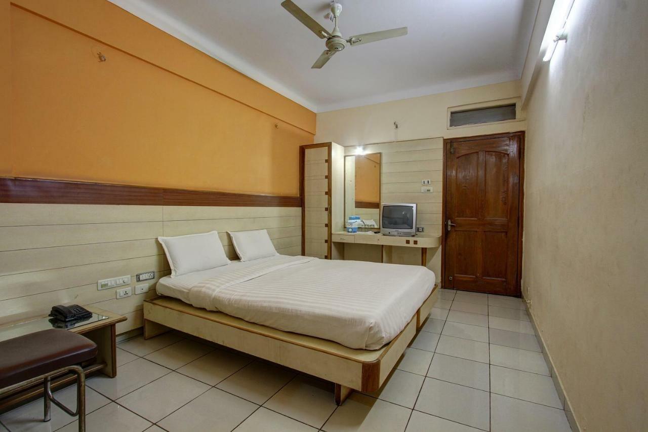 Hotel Rajsangam International Badami Buitenkant foto