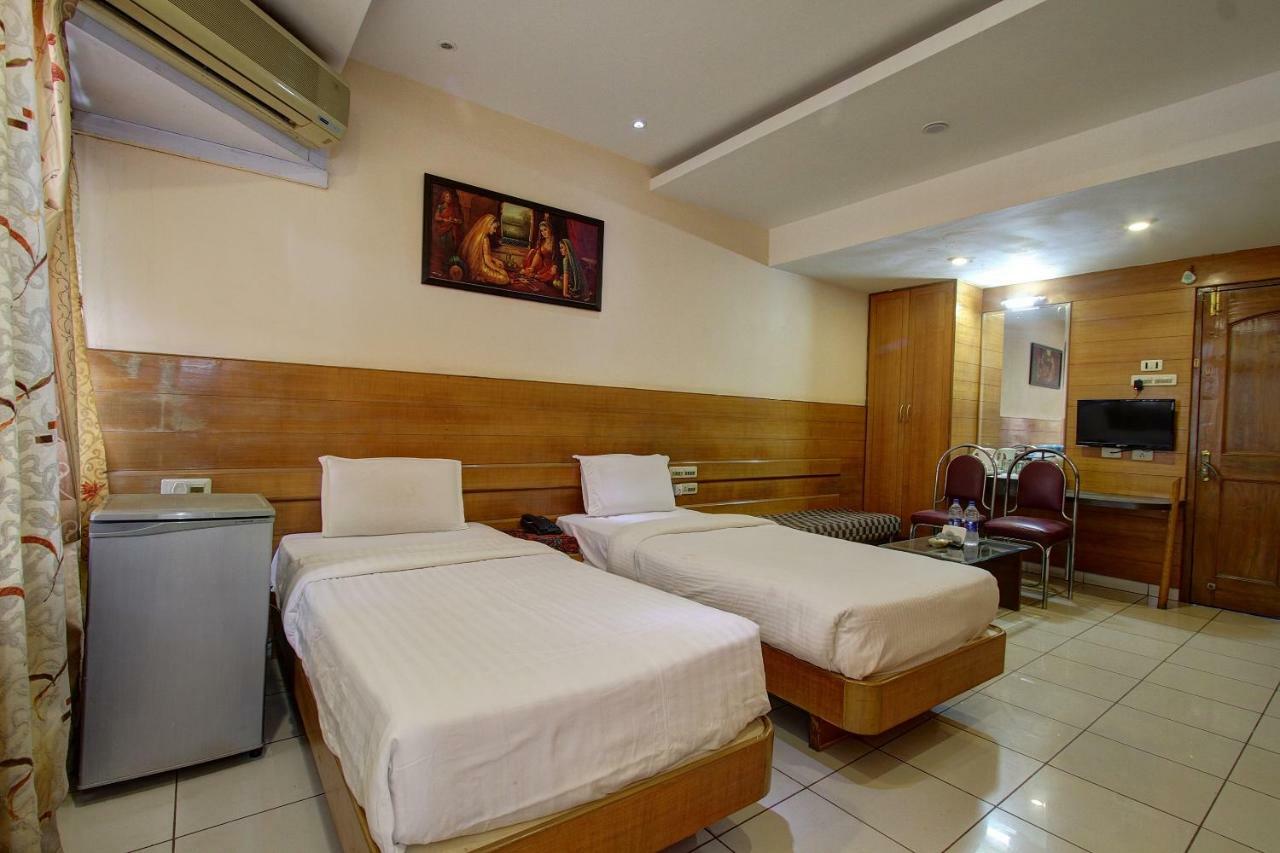 Hotel Rajsangam International Badami Buitenkant foto