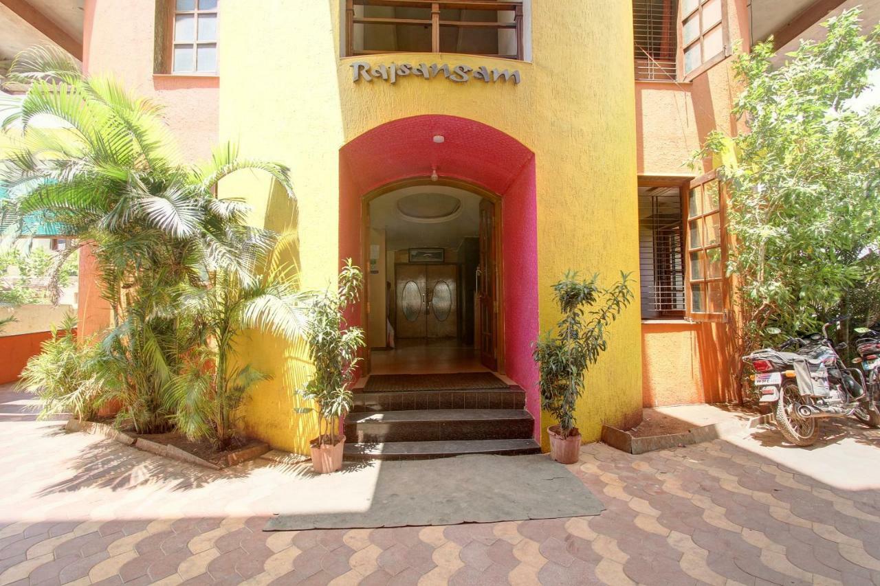 Hotel Rajsangam International Badami Buitenkant foto