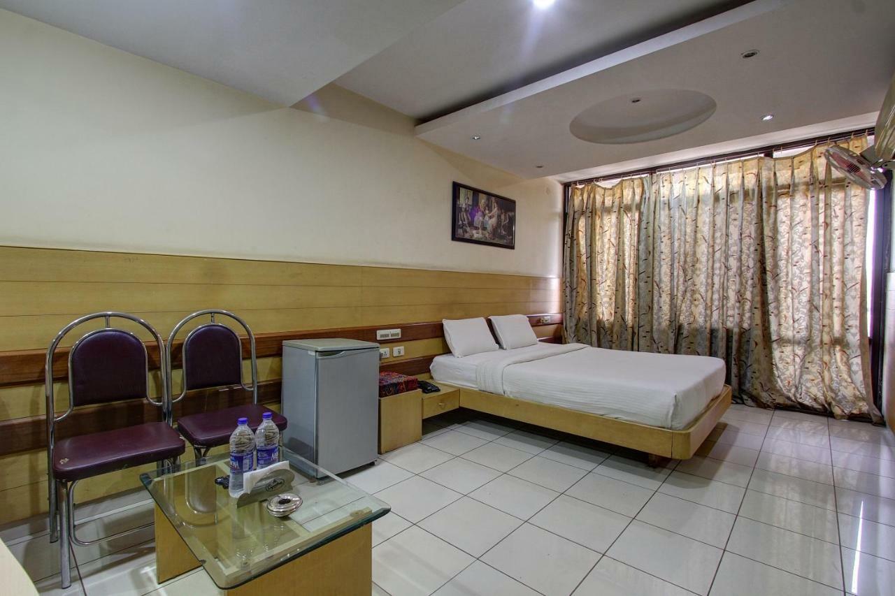 Hotel Rajsangam International Badami Buitenkant foto